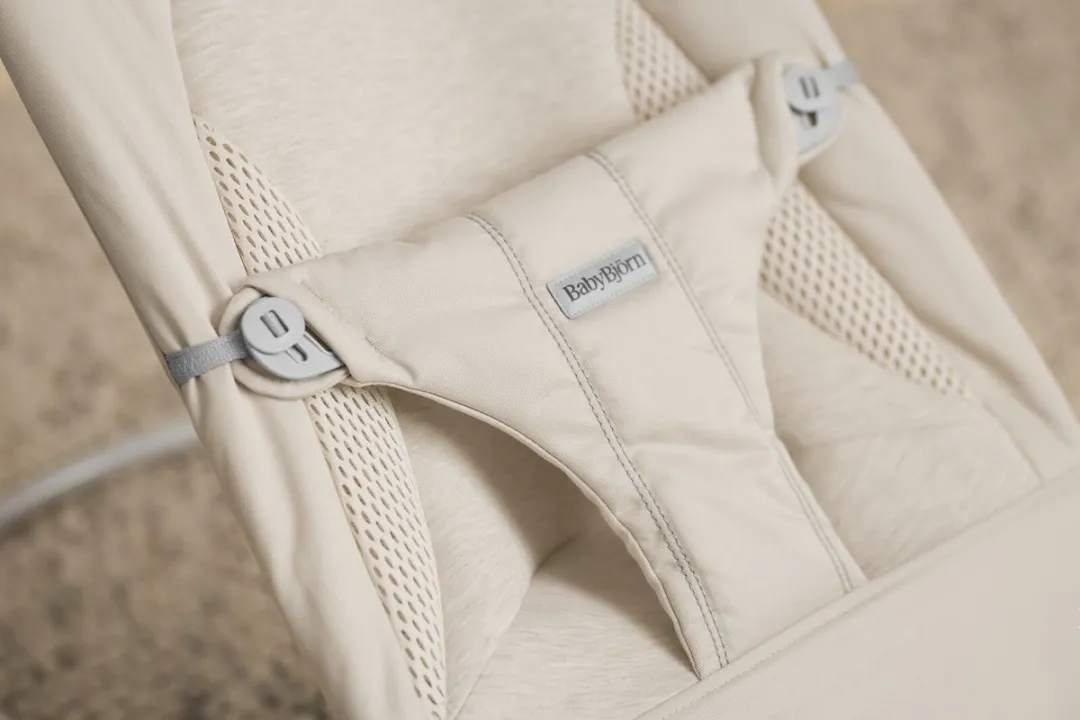 BabyBjörn Wipstoel Balance Soft - Lichtbeige