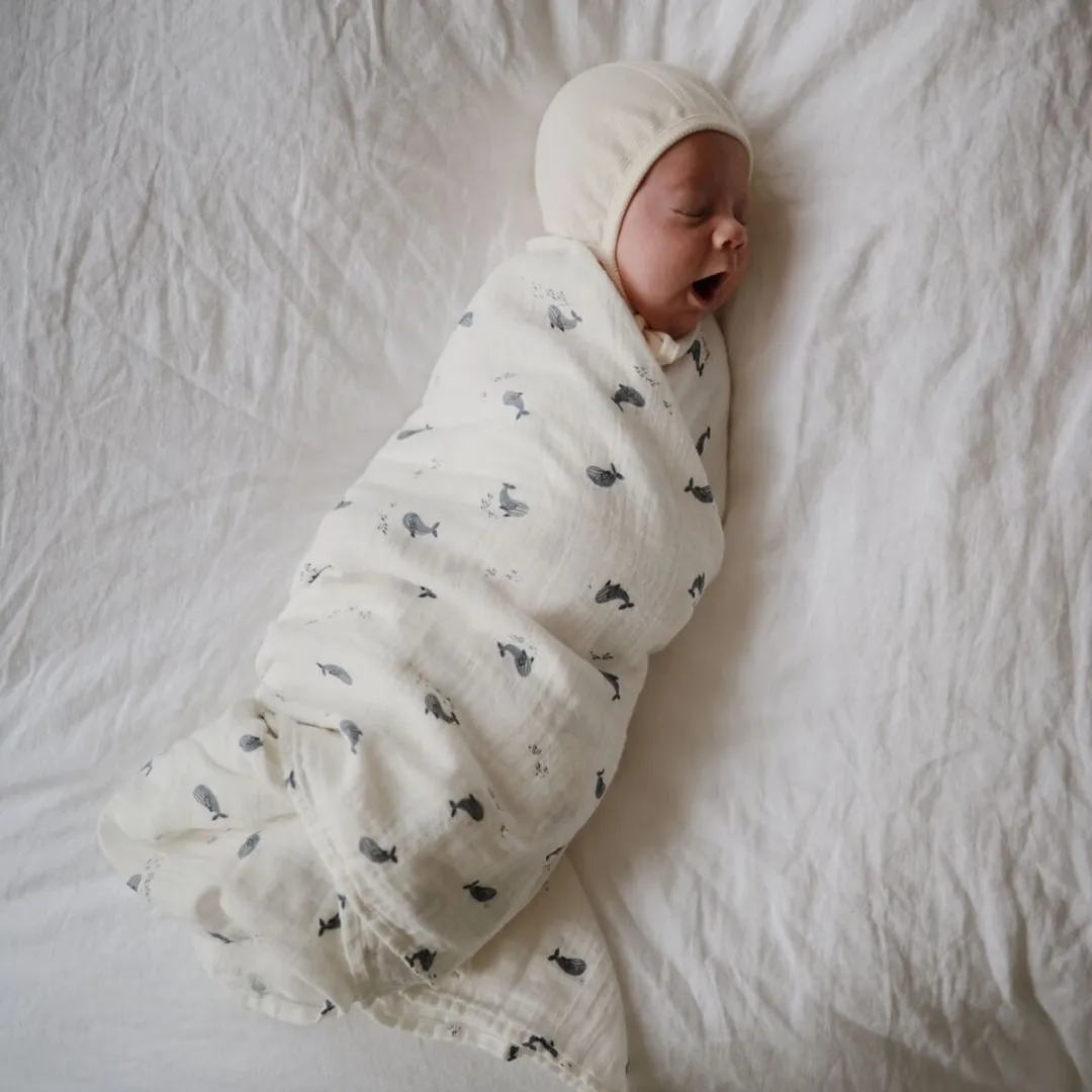 Mushie Hydrofiele Doek XL Swaddle - Whales