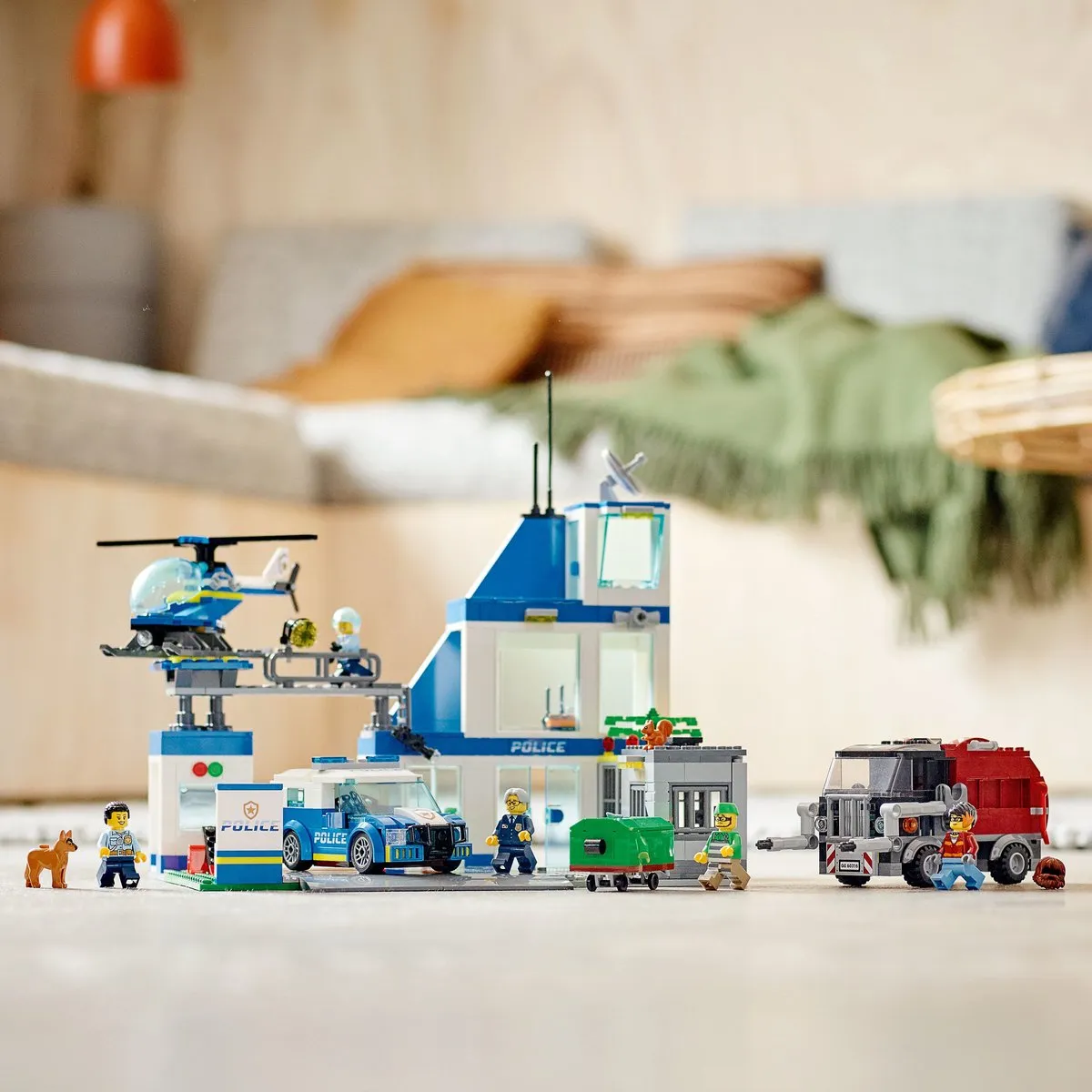 LEGO City Politiebureau 60316 - 668 Stukken - 5 Minifiguren