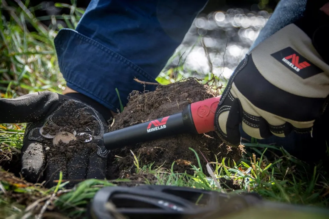 Minelab PRO-FIND 40 Metaaldetector - Zwart/Rood