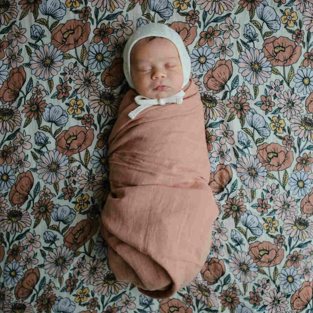 Mushie Hydrofiele Doek XL Swaddle Retro Flowers
