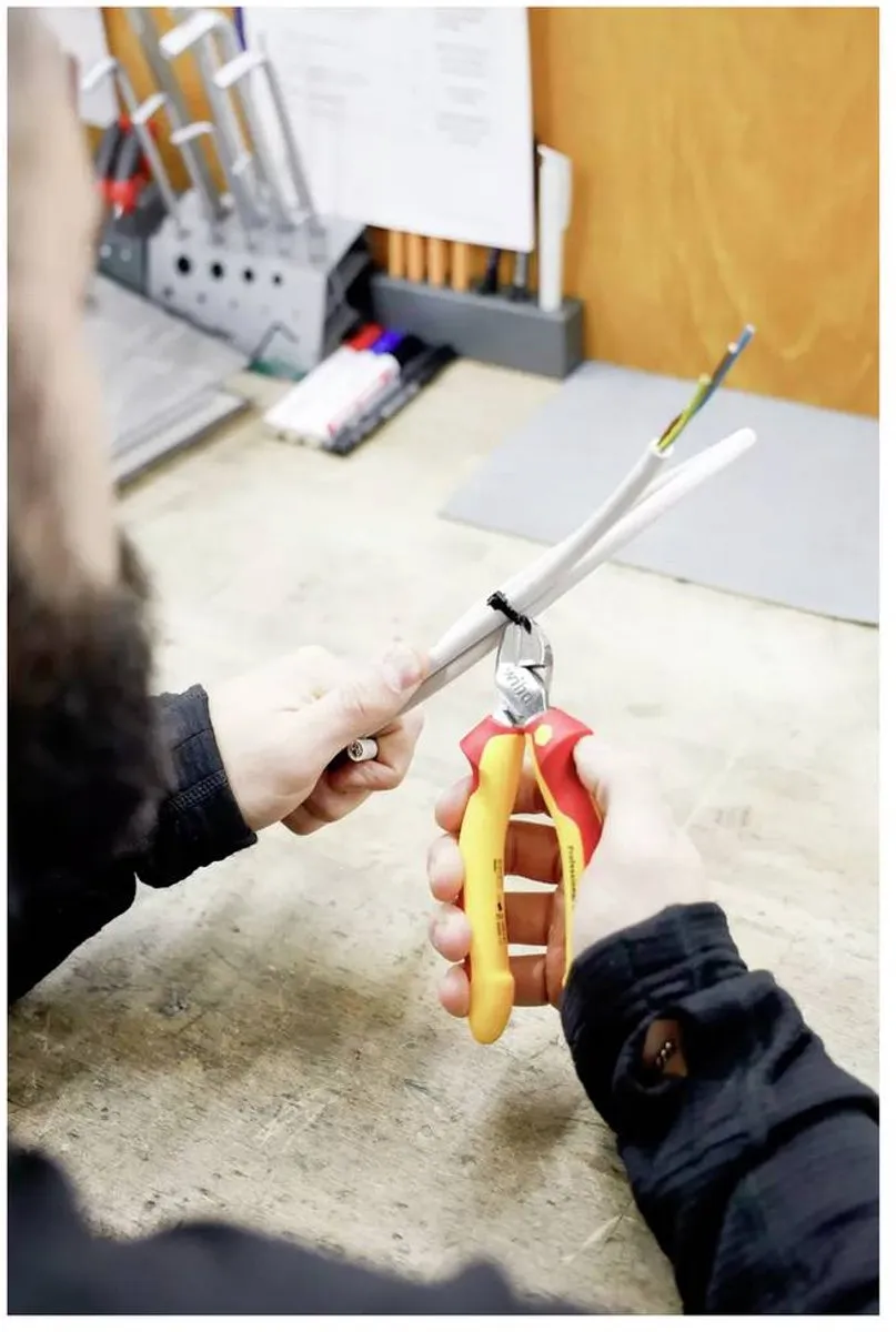 Wiha Zijkniptang Professional DynamicJoint 43335 - Geel/Rood