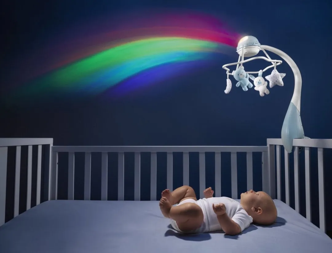 Chicco Regenboog Blauw 3-in-1 Muziekmobiel - 4 Pluche Figuurtjes