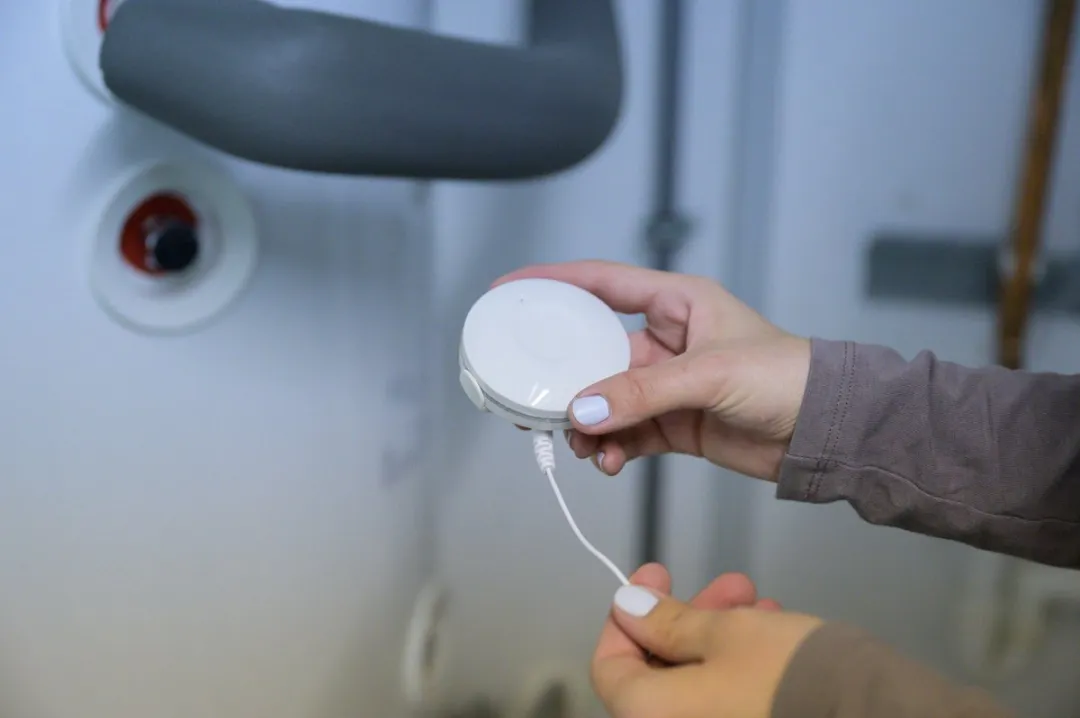 Brennenstuhl Connect Zigbee watermelder WM CZ 01 (waarschuwt voor waterschade, pushmelding, slimme watersensor voor badkamer/keuken/kelder, Smart Home)