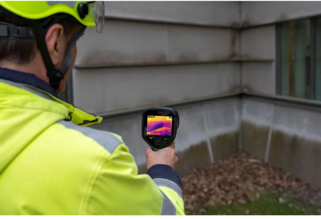 FLIR E8 Pro - Warmtebeeldcamera -20 tot +550 °C - 320 x 240 Pixel - 9 Hz - Touchscreen