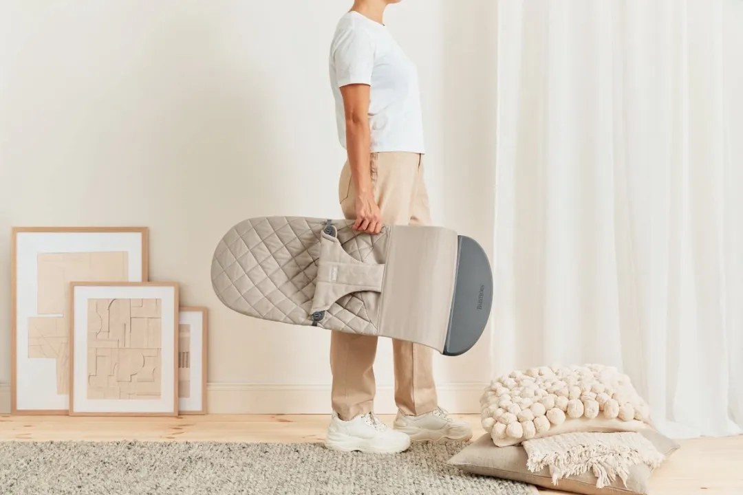 BabyBjörn Wipstoel Bliss Geweven klassiek quilt - Zandgrijs