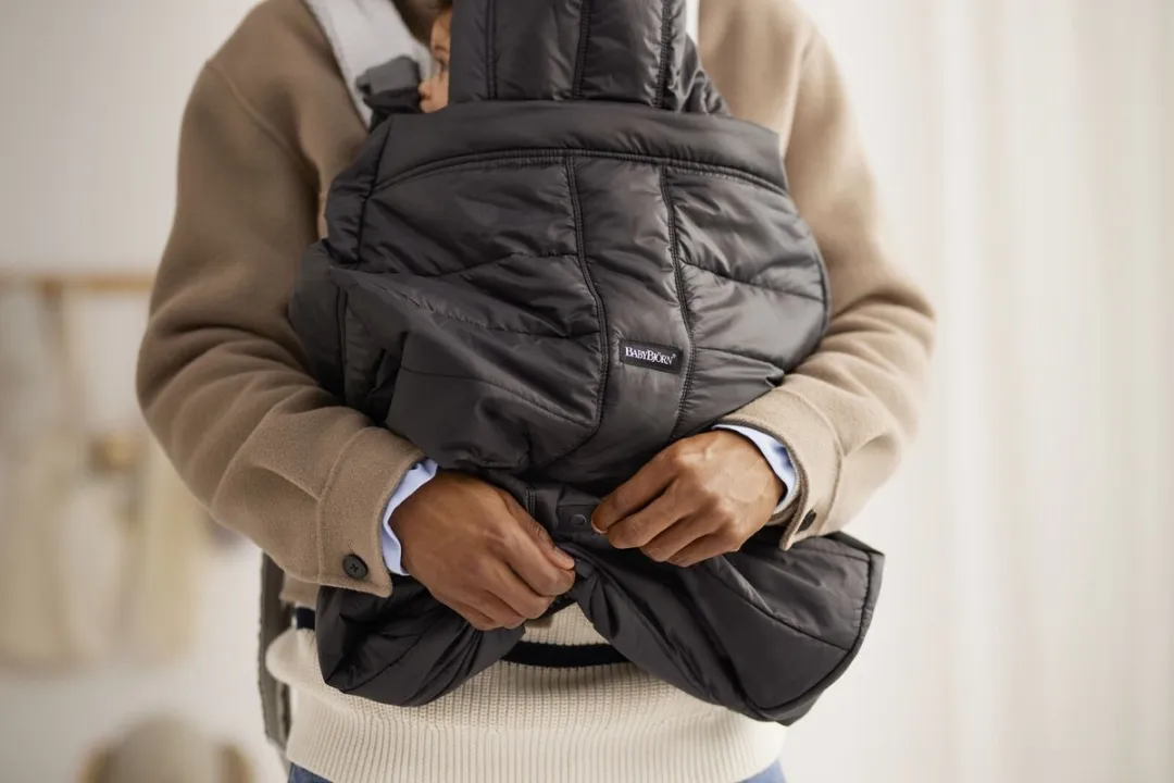 BabyBjörn Wintercape Draagzak - Zwart