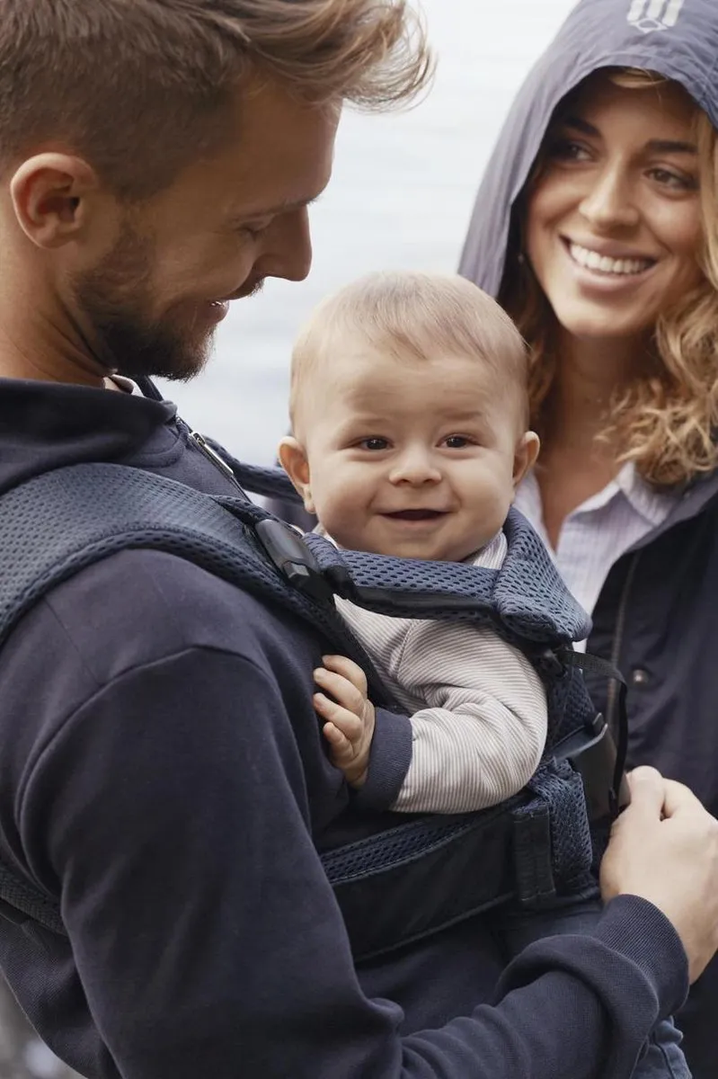 BabyBjörn Draagzak One Air Marineblauw - 3D Mesh - Tencel Slab