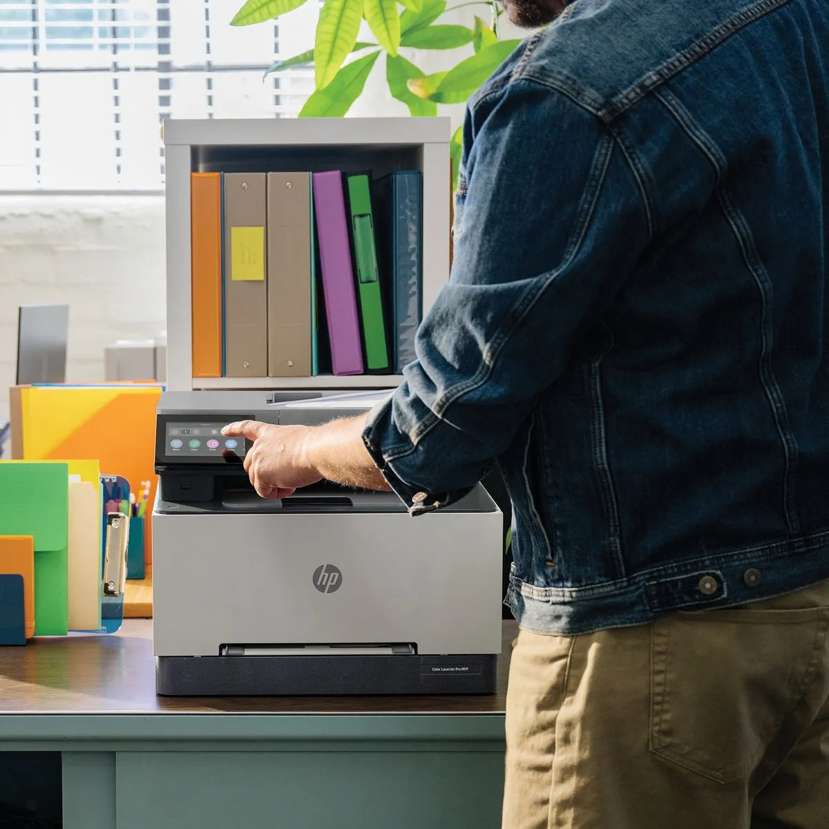 HP Color LaserJet Pro MFP 3302sdw 759V0F - A4 Kleur Printer - 251 Vel - 25 ppm - afbeelding 4 van 6