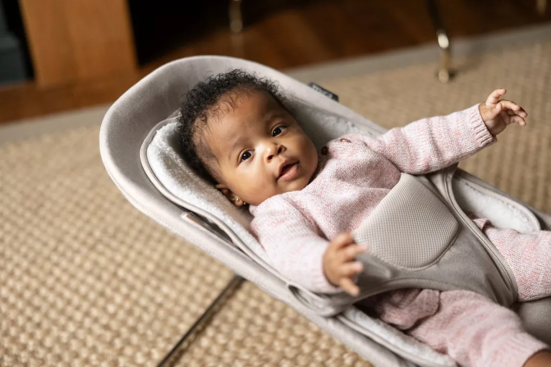 UPPAbaby Mira Charlie Wipstoel - Zand - 2-in-1 Schommelstoel