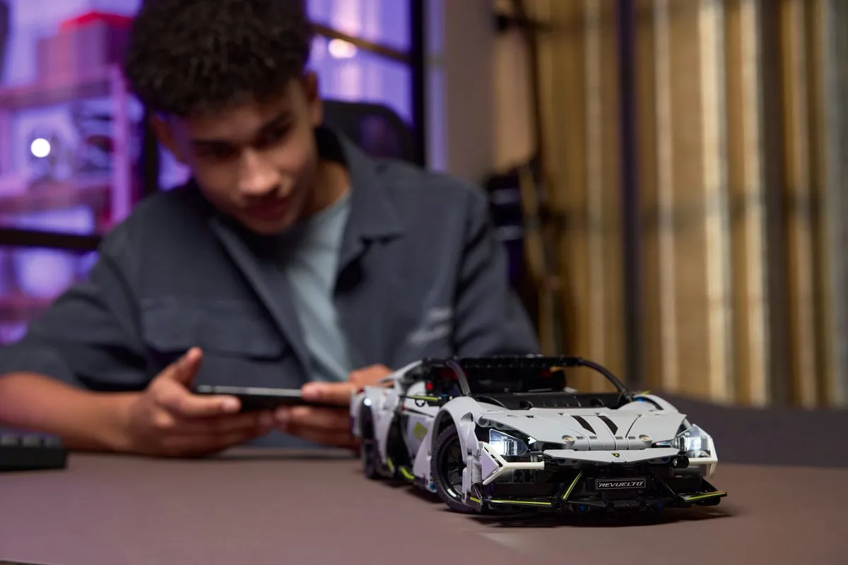 LEGO Technic Lamborghini Revuelto 42214 - 1135 Stukken - Multicolor