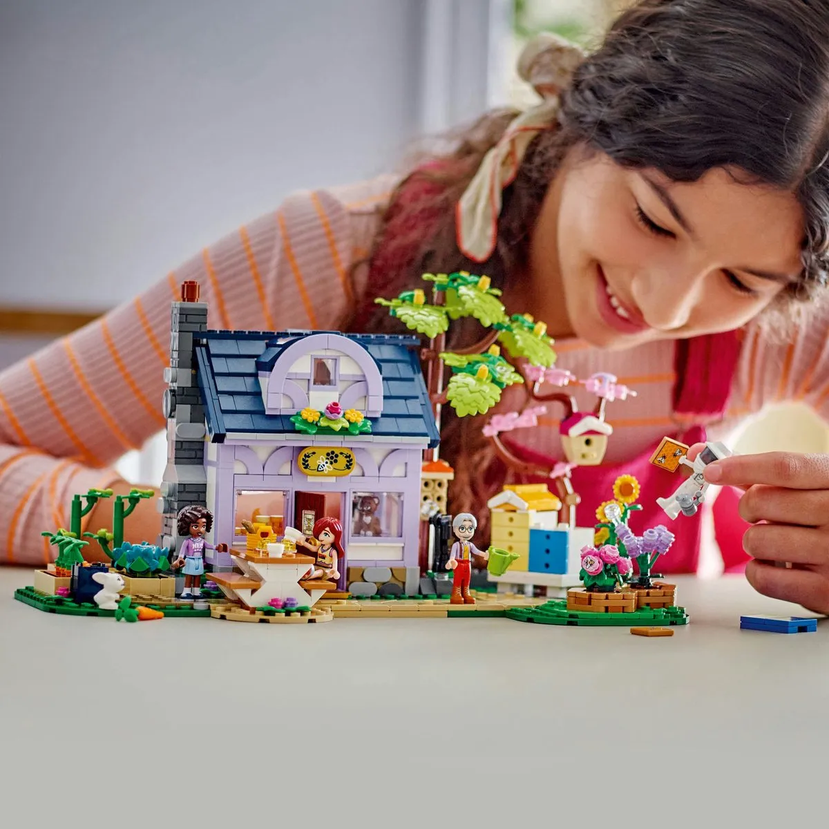 LEGO Friends Imkershuis en Bloementuin 42669 - 1161 Stukken