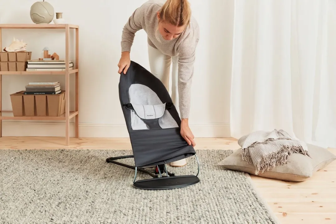 BabyBjörn Wipstoel Balance Soft - Donkergrijs