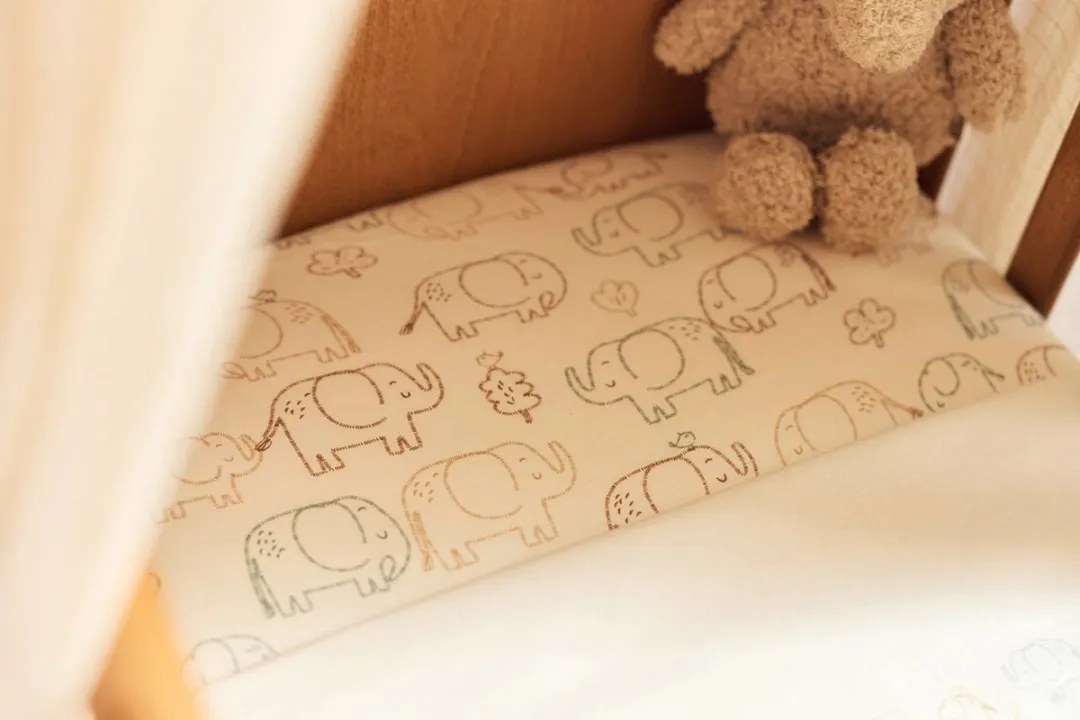 Jollein Hoeslaken Ledikant Jersey Elephant Tales 70/75x140/150cm