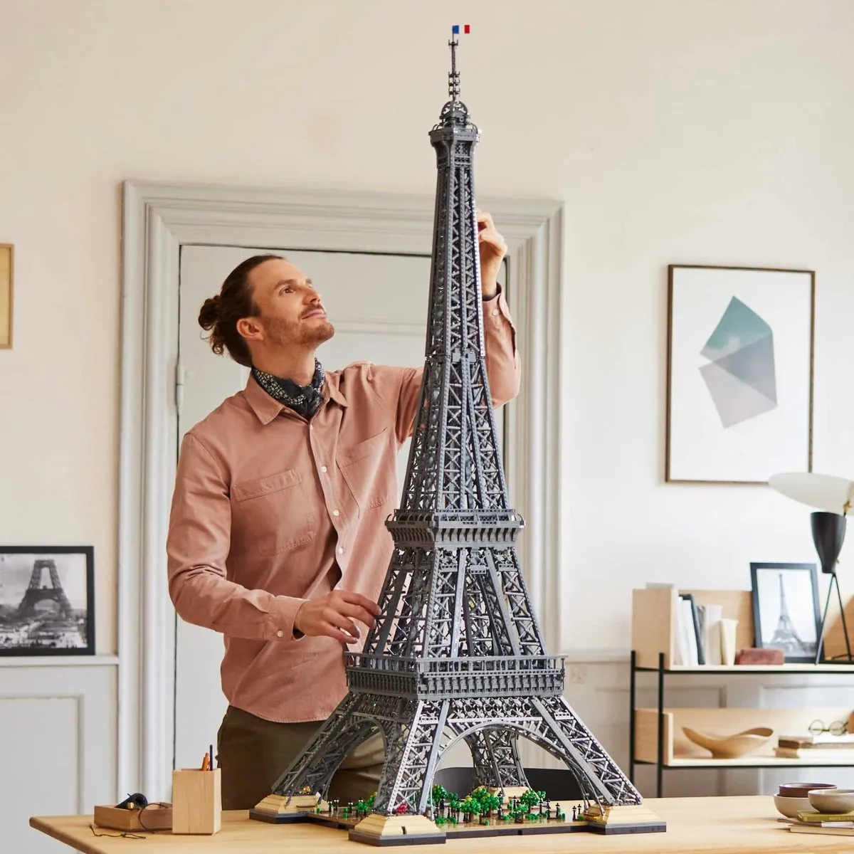 LEGO Icons 10307 Eiffeltoren - 10.001 Stukken