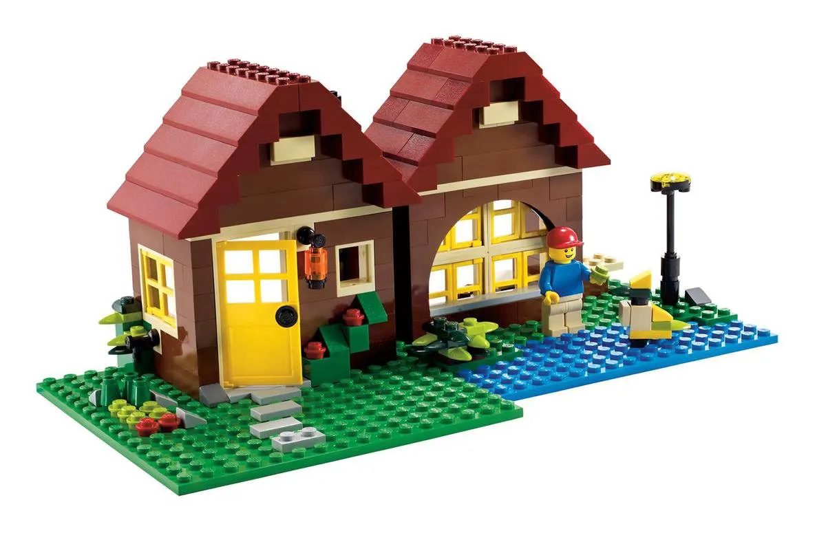 LEGO Creator Houthakkershut 5766 - 355 Stukken - Bruin/Geel