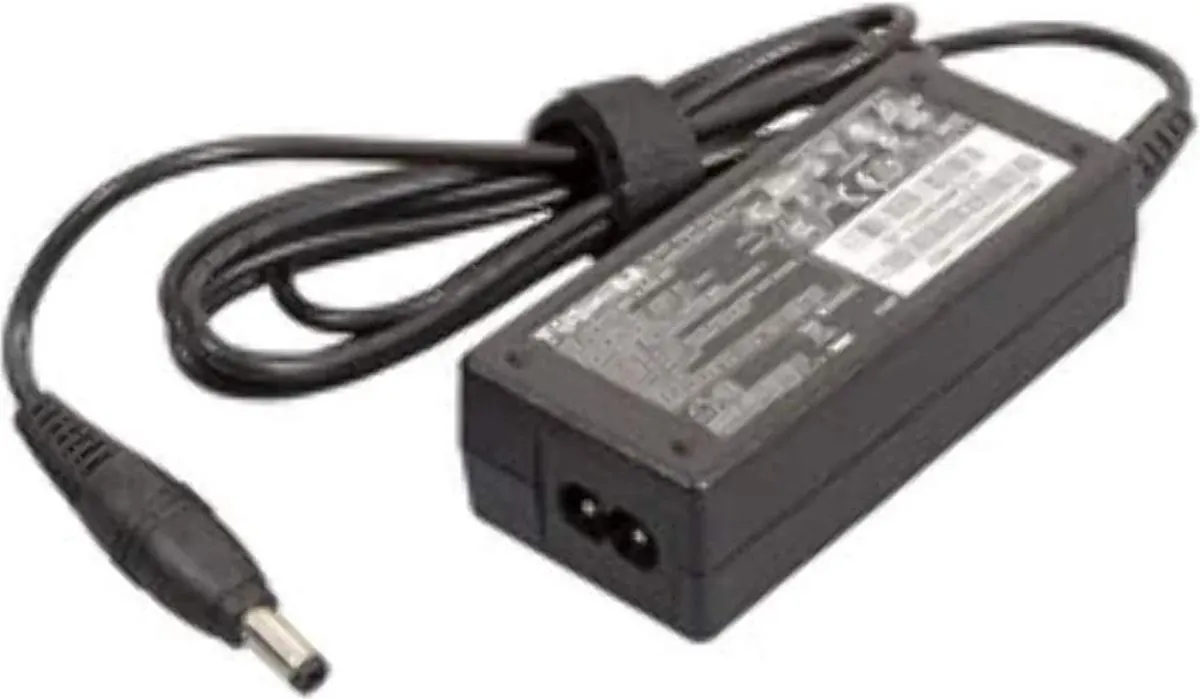 Toshiba P0144161 Adapter 45W - Zwart
