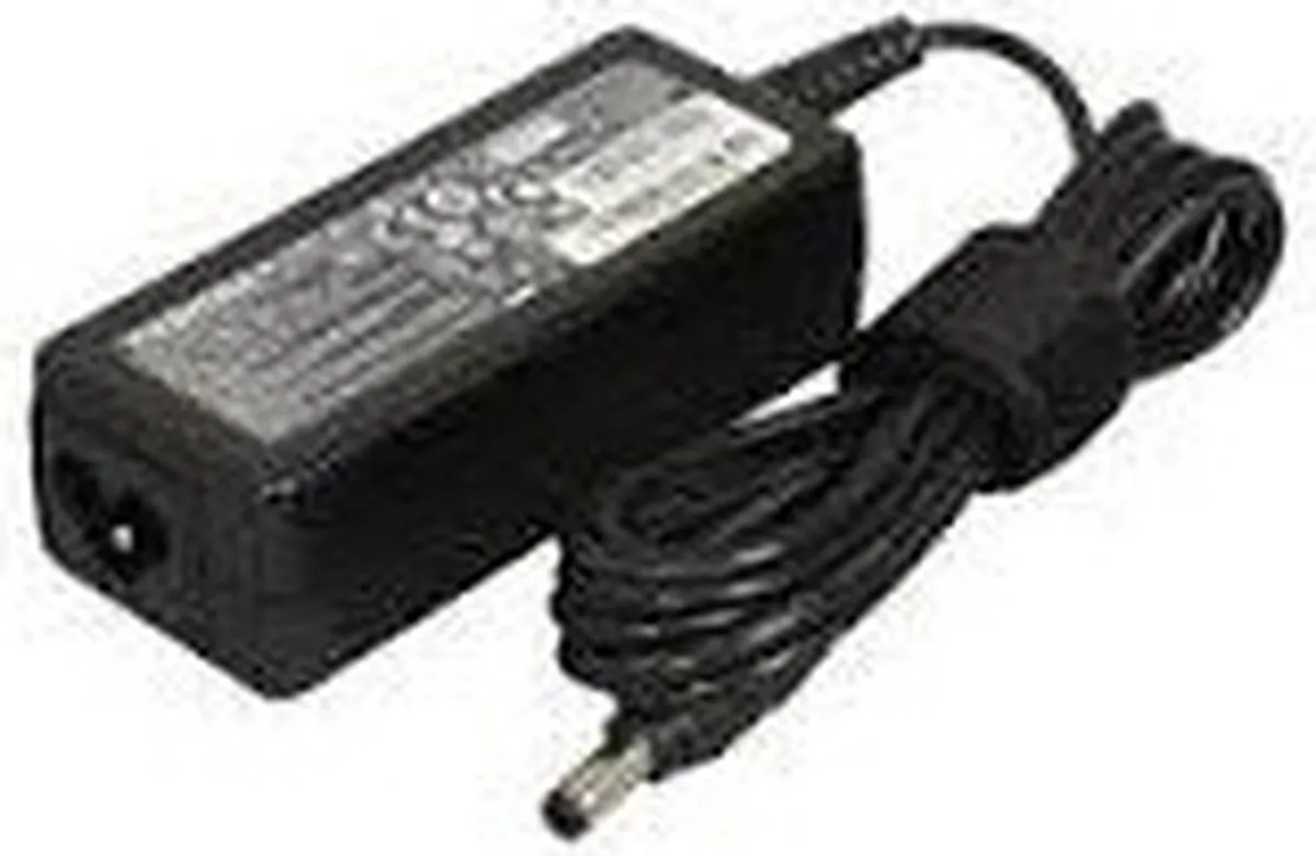 Toshiba P0144161 Adapter 45W - Zwart