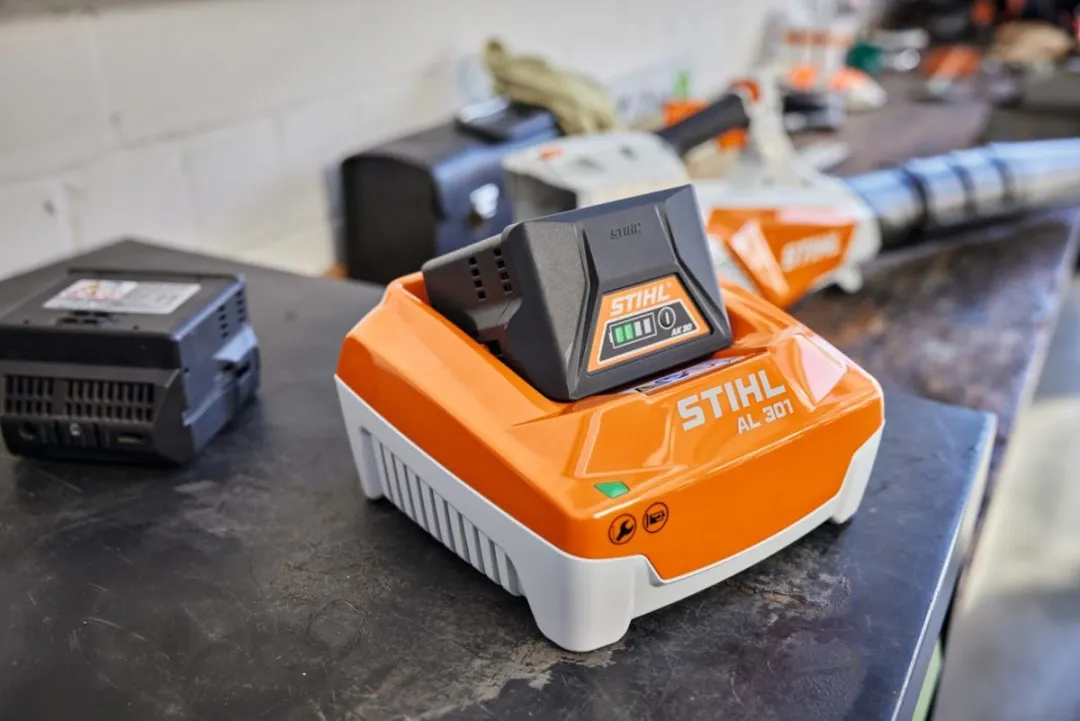Stihl AL 301 Snellader 230V
