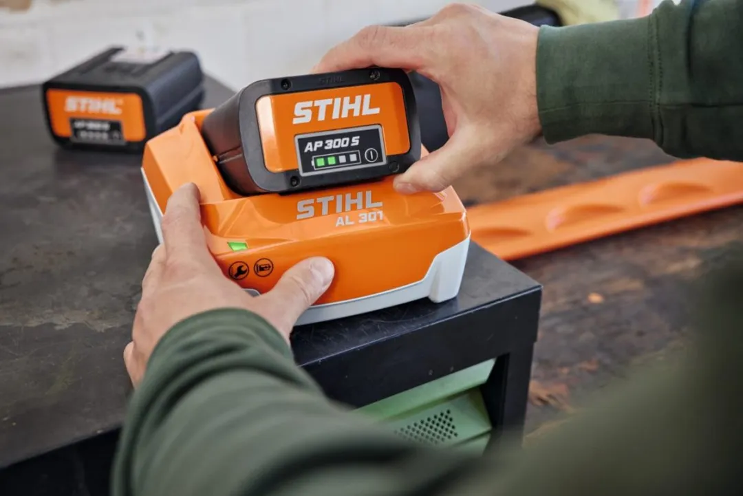 Stihl AL 301 Snellader 230V