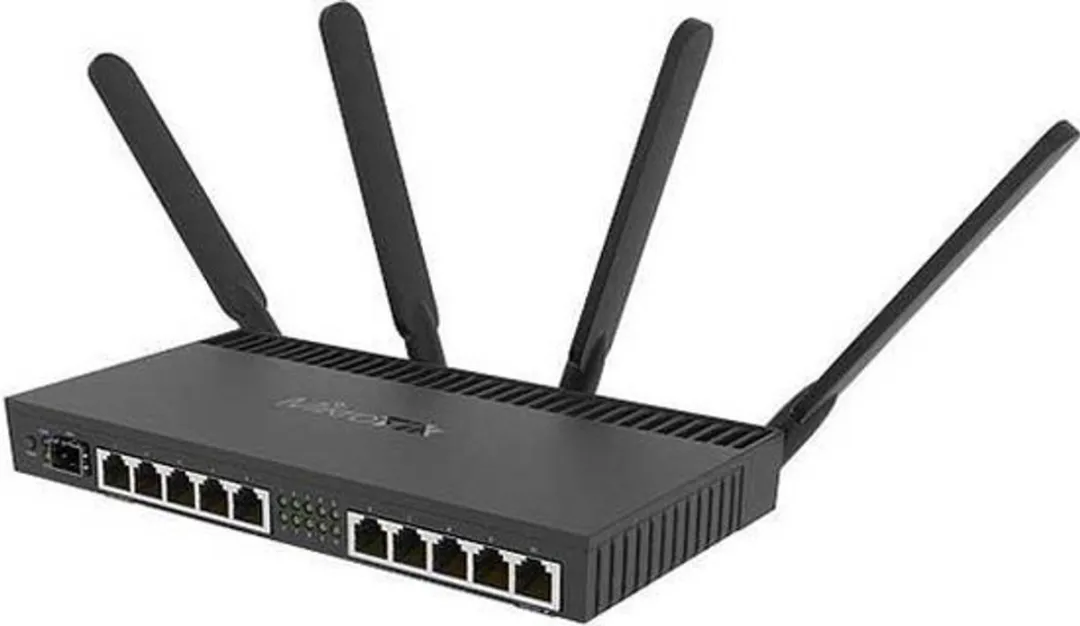 MikroTik RB4011iGS+5HacQ2HnD-IN Router - 10x Gigabit LAN