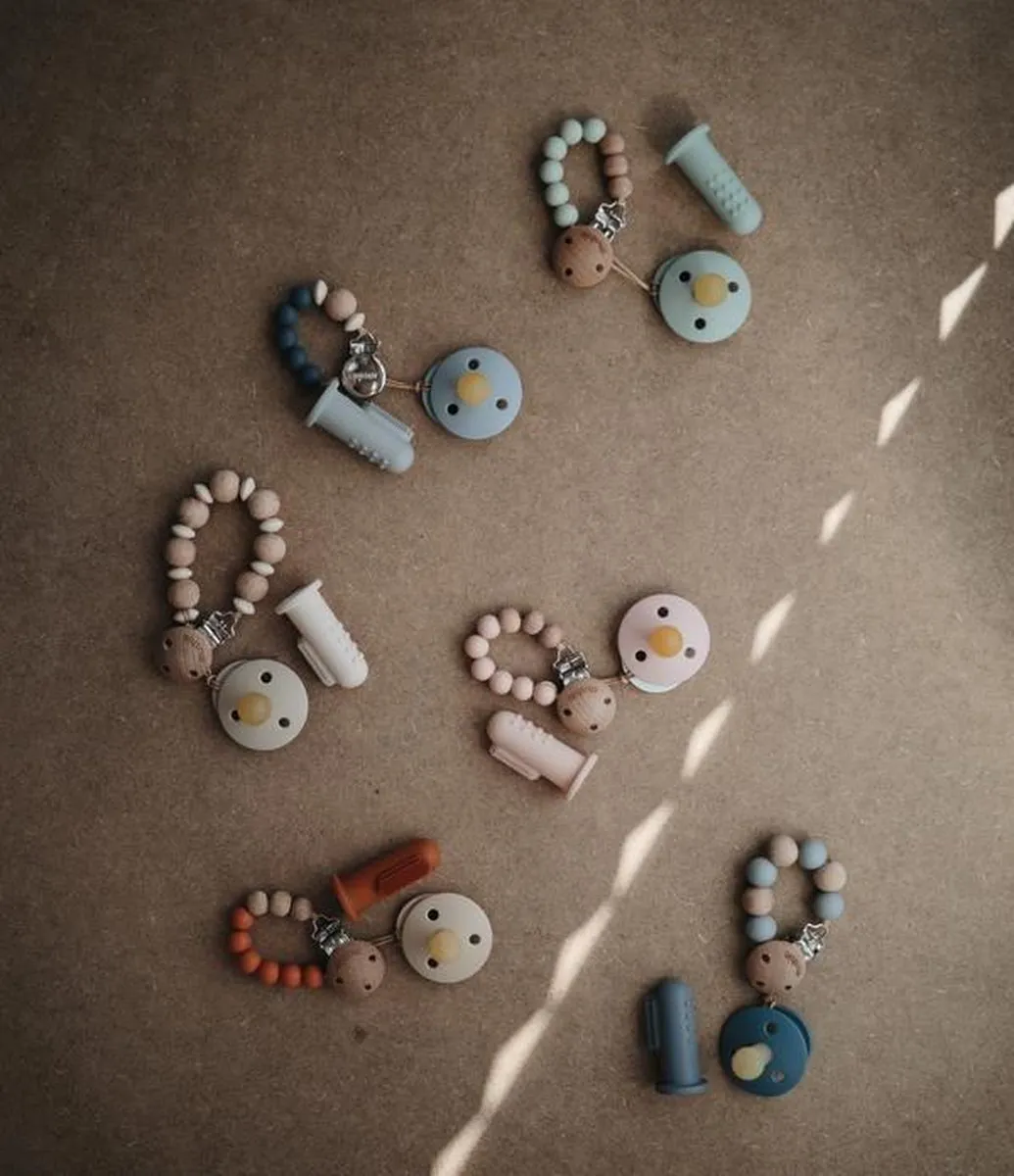 Mushie Tandenborstel Baby Clay Shifting