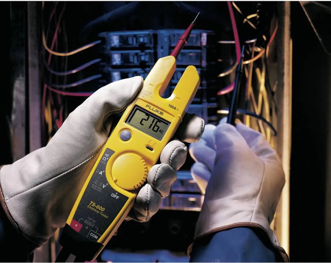 Fluke T5-600 Spannings- doorbel- en stroomtester - AC/DC 600V & 100A - Geel