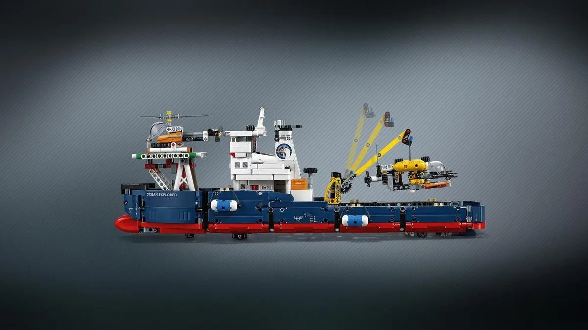 LEGO Technic Oceaanonderzoeker 42064 - 1327 Onderdelen