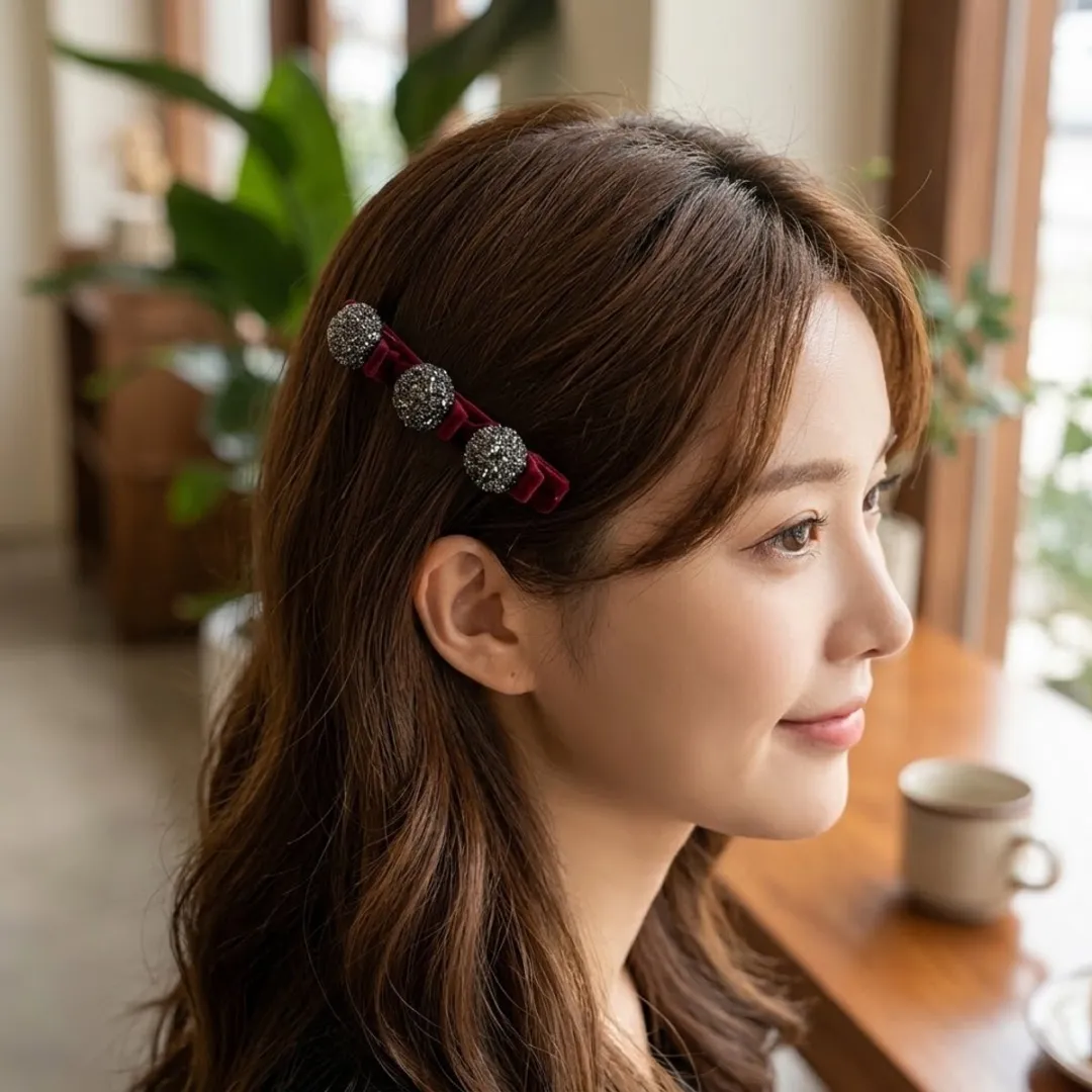 NuveX Bordeaux Haarclip - Fluweellook met Zilveren Rhinestones