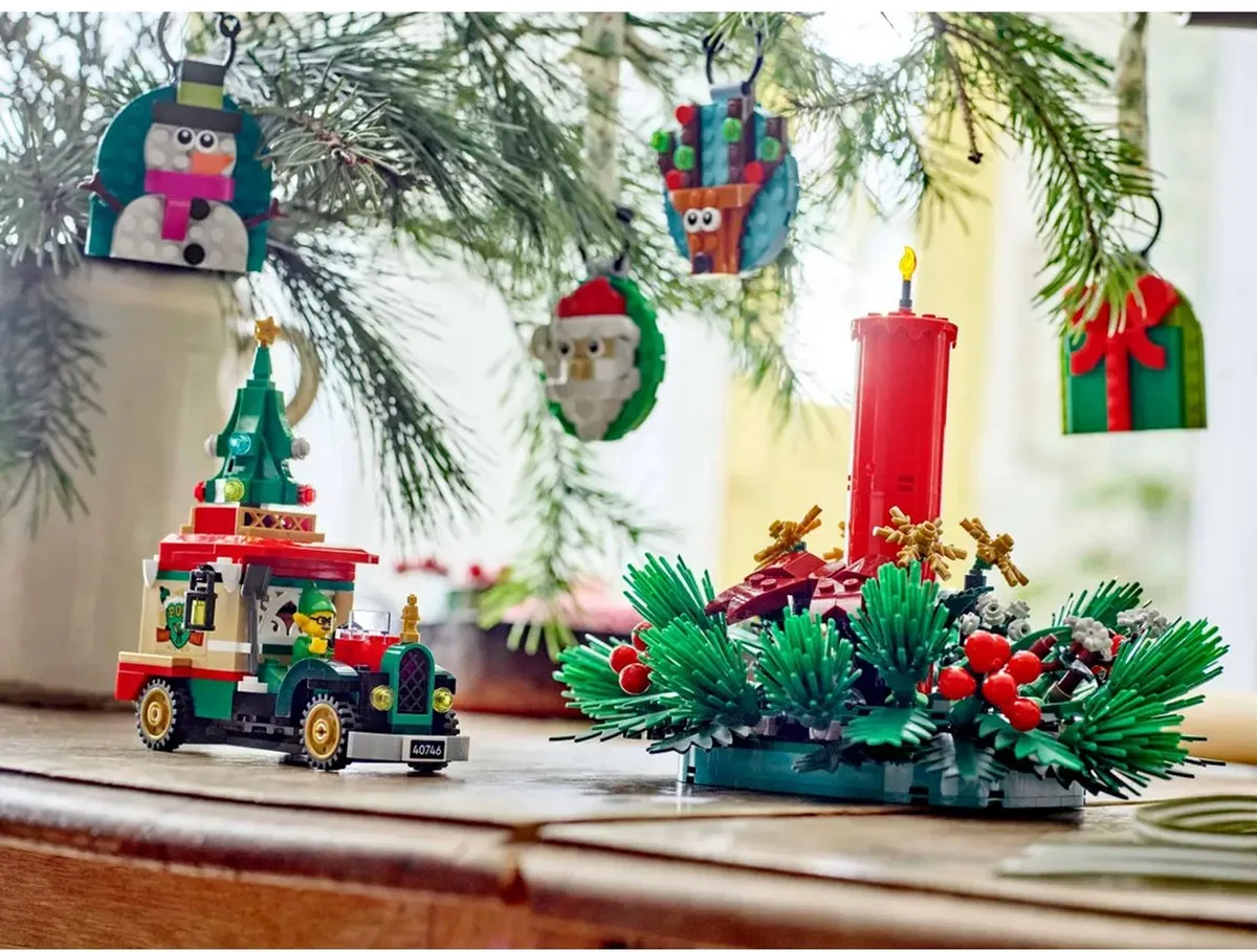 LEGO Bezorgtruck Kerstman - 224 Stukken - 1 Minifiguur