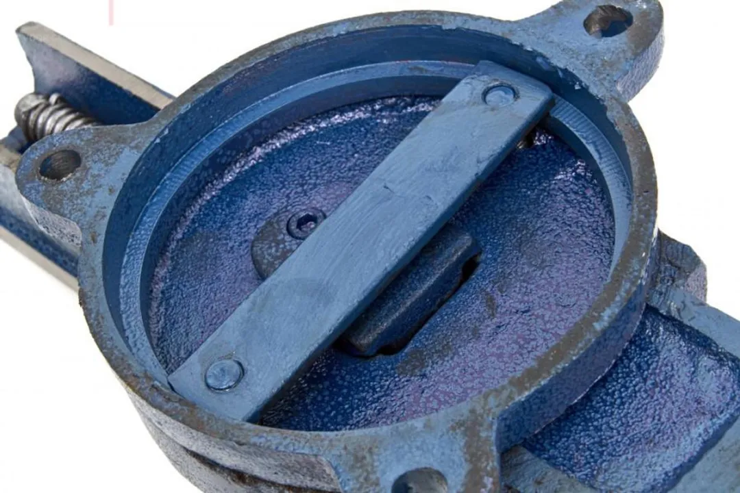 HBM Profi Bankschroef 150mm - Draaibaar onderstel