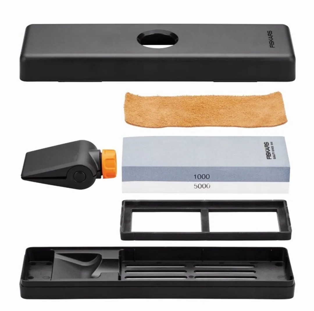Fiskars 1058937 Messenslijper Set - Wetsteen Premium met Polijstleer