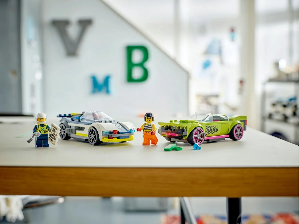 LEGO Politiewagen en Snelle Autoachtervolging 60415 - 213 Stukken