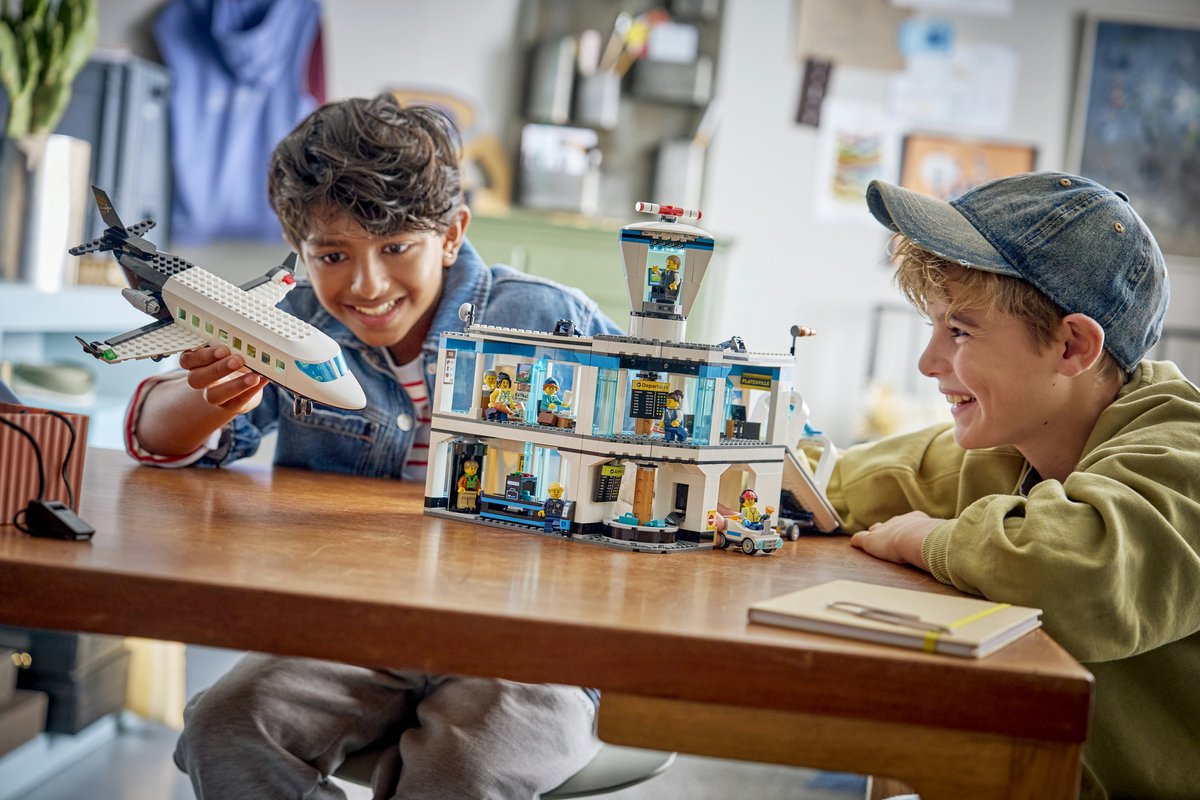 LEGO City luchthaven met vliegtuig - bouwset voor kinderen.