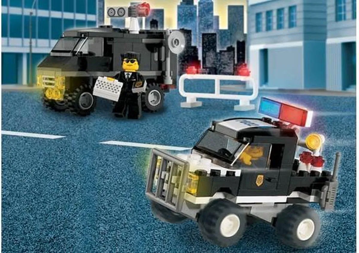 LEGO 7032 Creator Expert - 146 Stukken - 2 Minifiguren