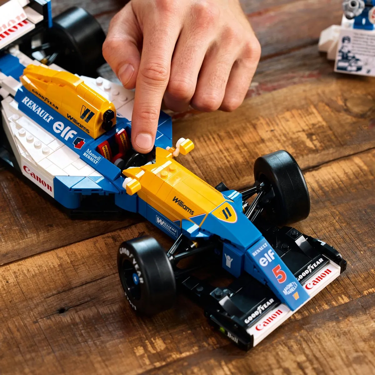 LEGO Icons Williams FW14B Nigel Mansell 10353 - 799 Stukken - Multicolor