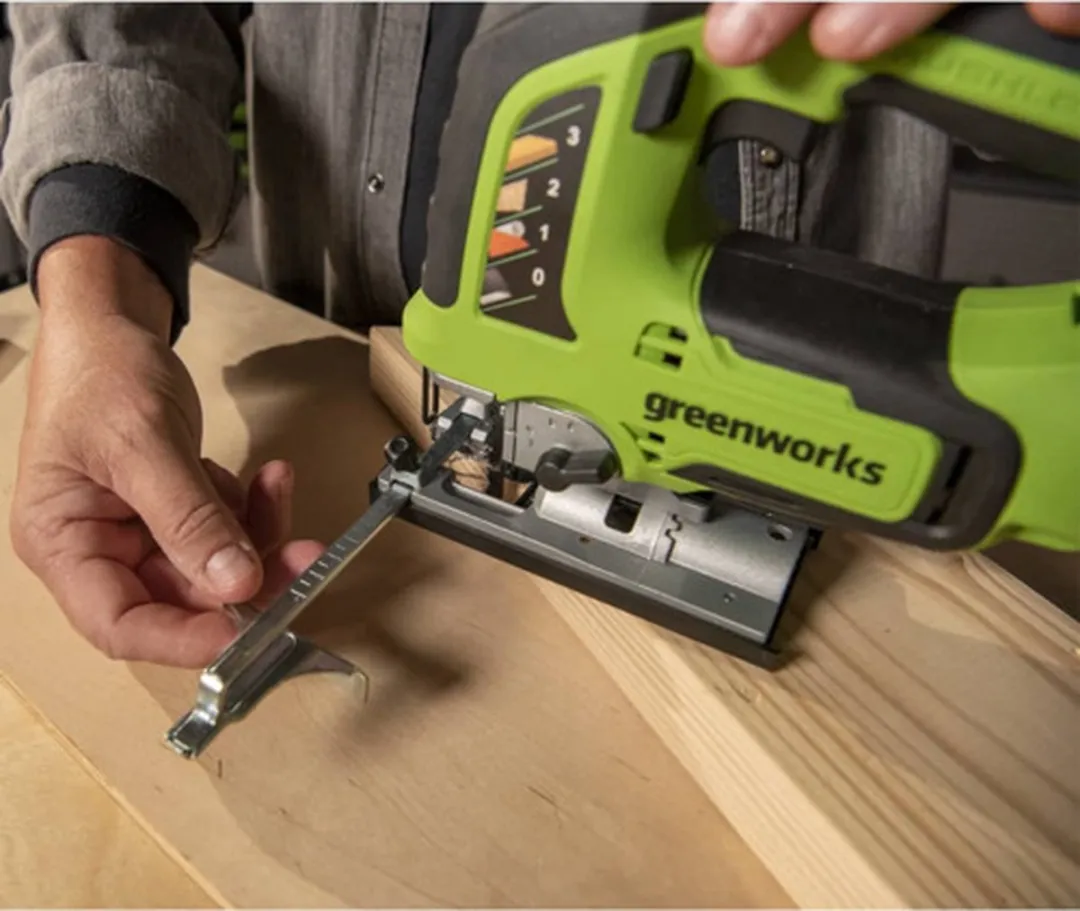 Greenworks GD24JS Decoupeerzaag 24V - 3000 tpm - 2 Zaagbladen
