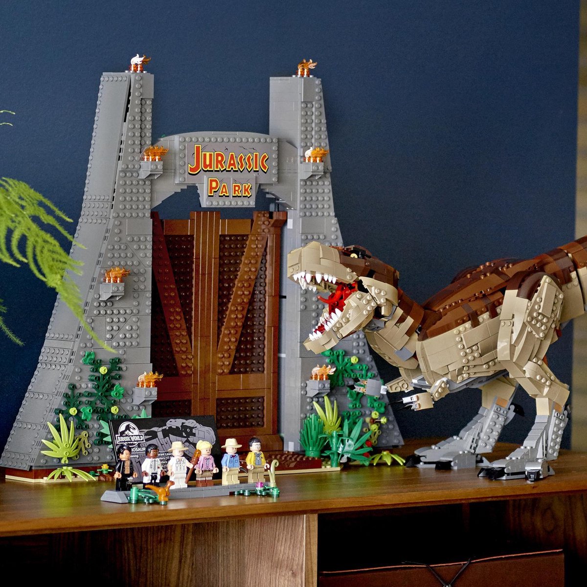 LEGO Jurassic World Jurassic Park: T. rex Chaos - 75936