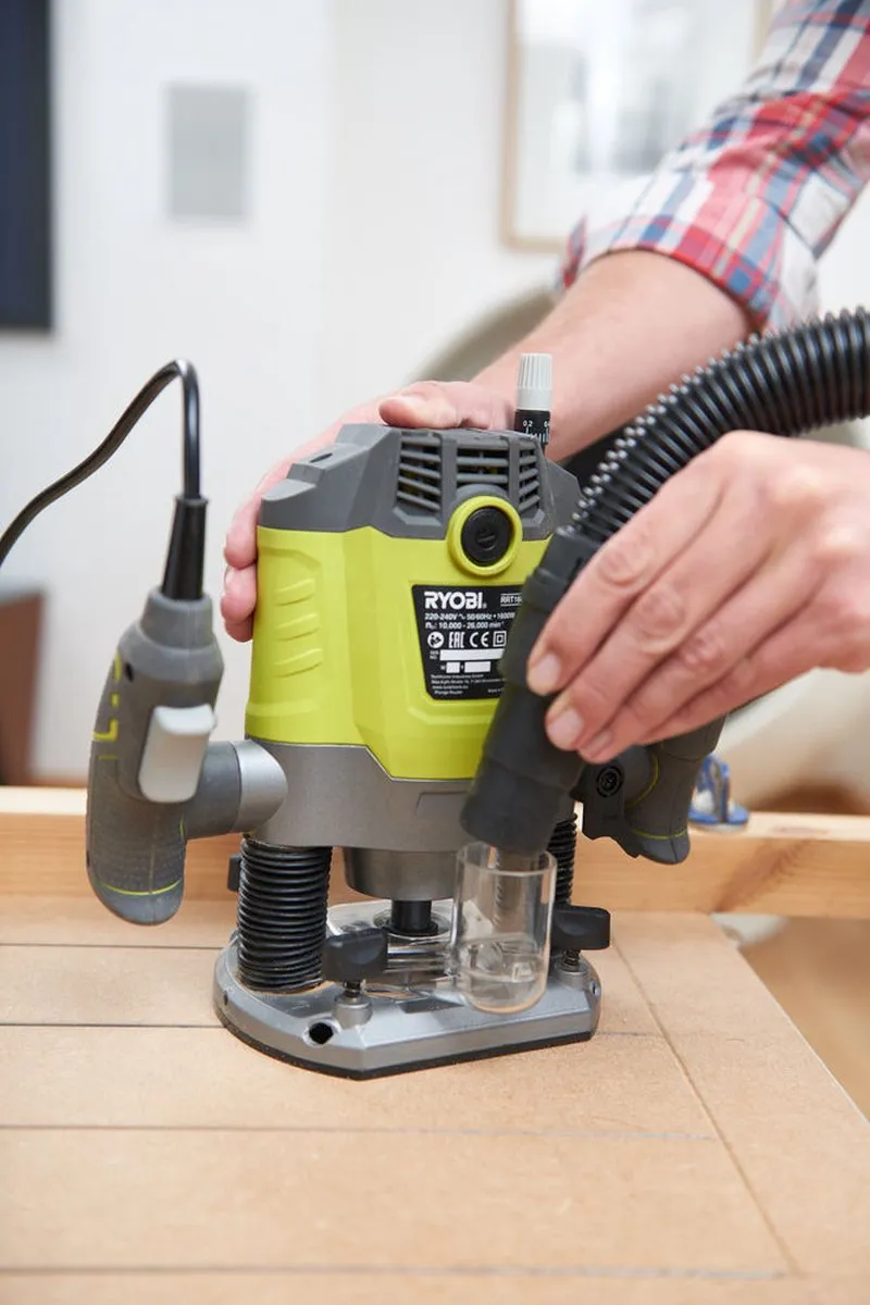 Ryobi RRT1600-K Freesmachine - 1600W - Groen/Zwart