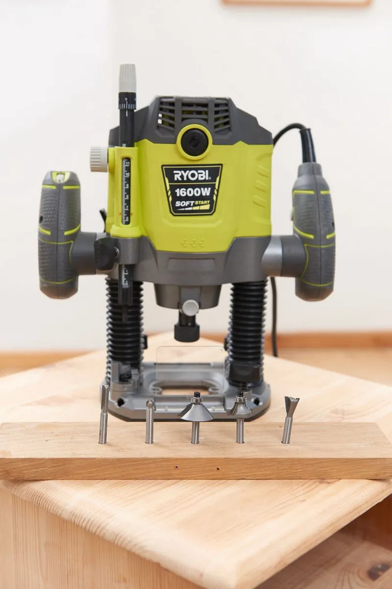 Ryobi RRT1600-K Freesmachine - 1600W - Groen/Zwart