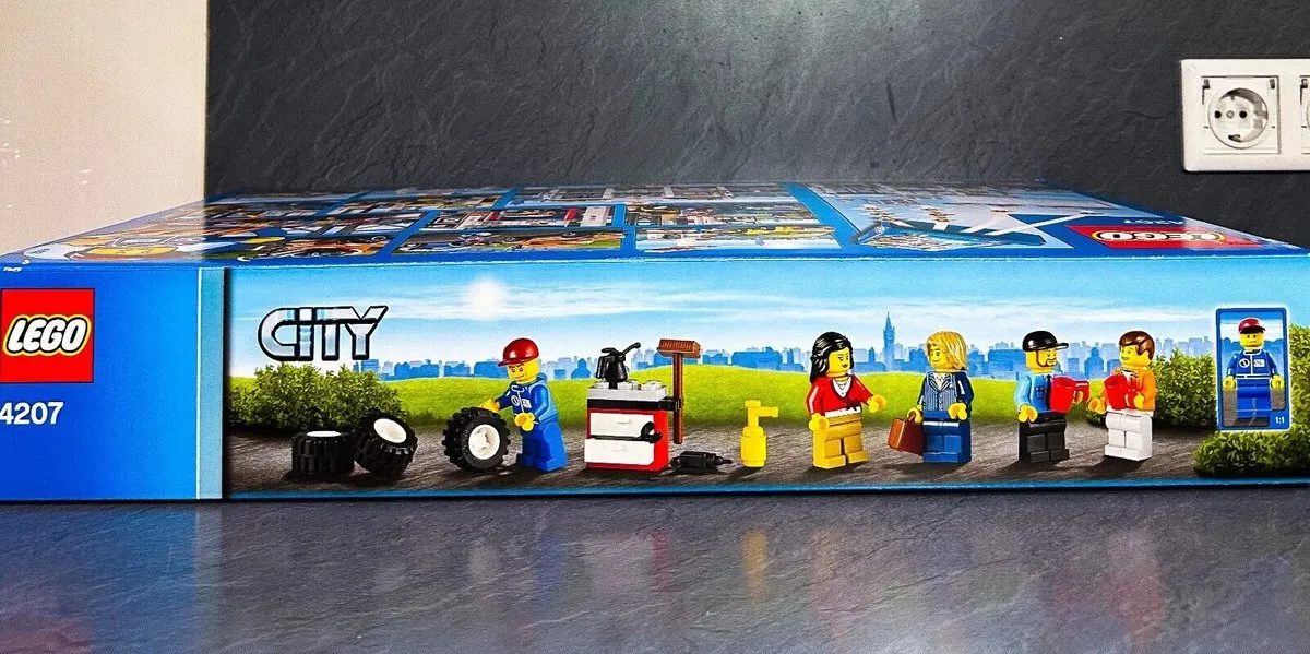 LEGO City Garage 4207 - 933 Stukken - 5 Minifiguren - afbeelding 6 van 6