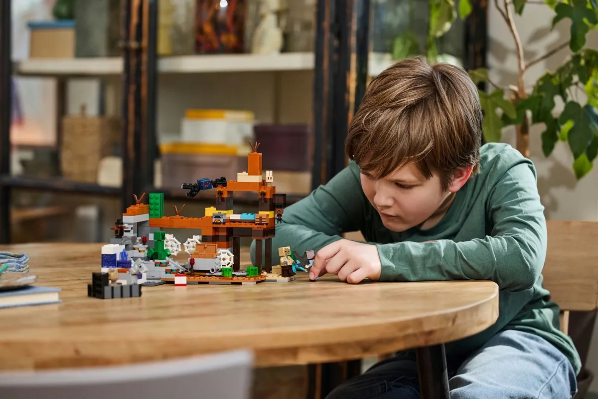 LEGO Minecraft De Woestenijmijnschacht 21263 - 538 Stukken