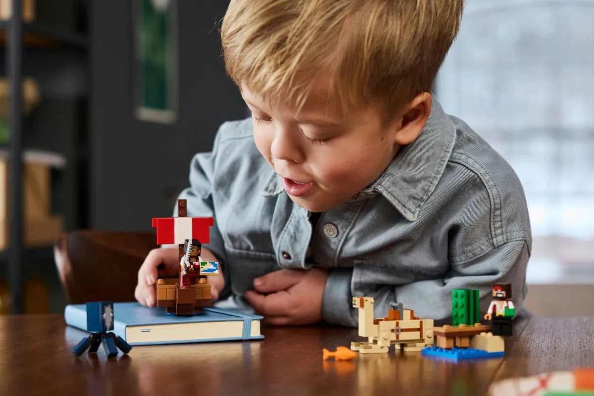 LEGO Minecraft De Piratenschipreis 21259 - 166 Stukken - 2 Minifiguren