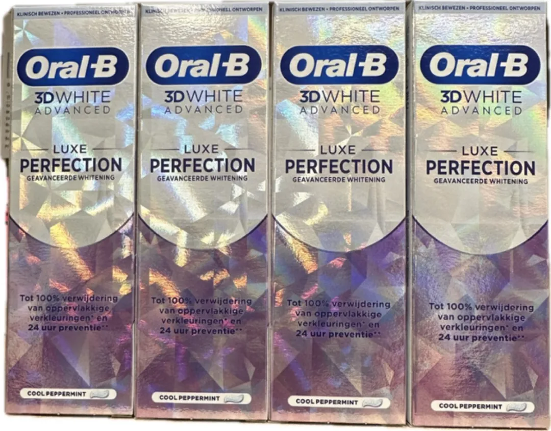 Oral-B 3D White Advanced Tandpasta - 300ml (4x75ml)