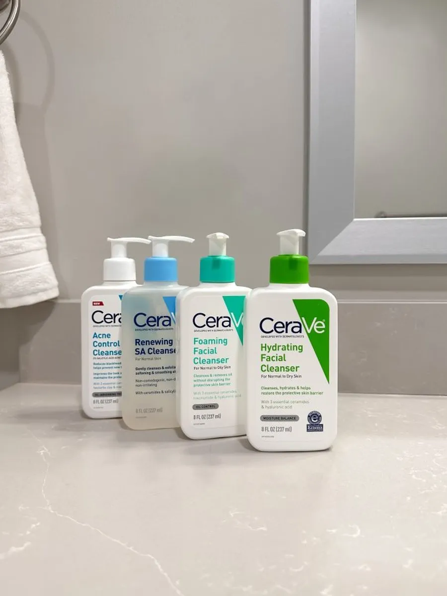 CeraVe Renewing SA Gezichtsreiniger 237ml - afbeelding 6 van 6