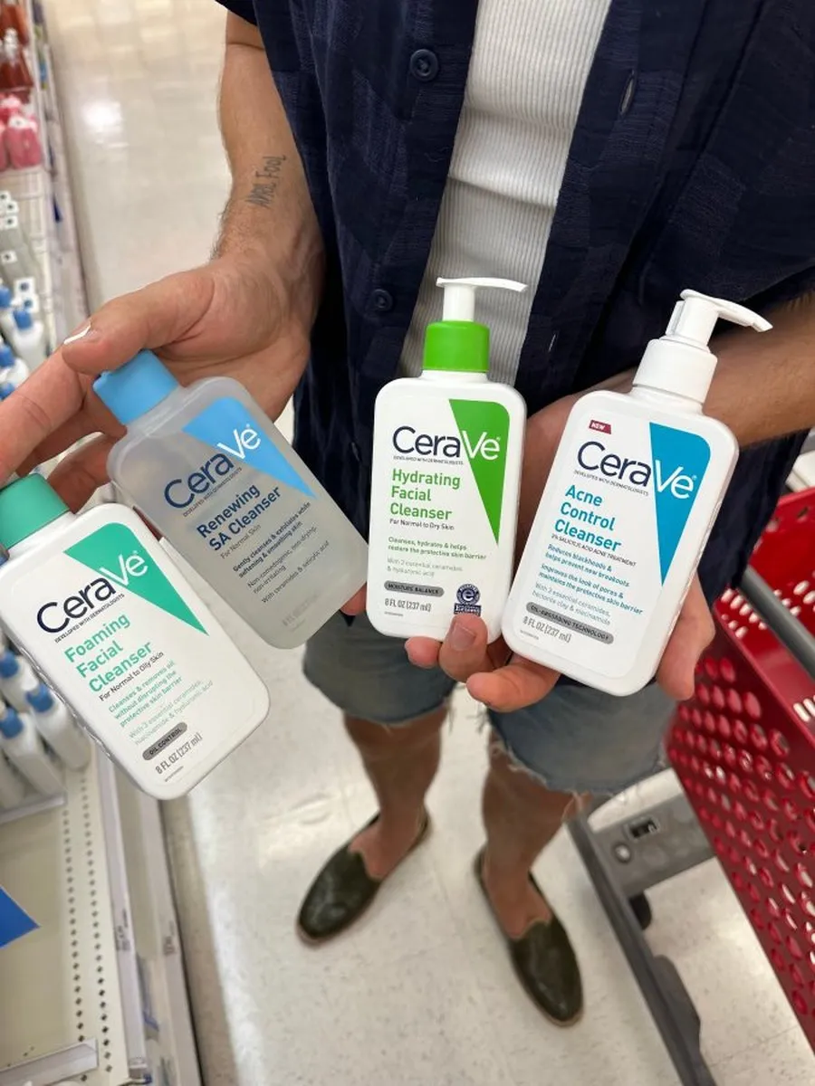 CeraVe Renewing SA Gezichtsreiniger 237ml