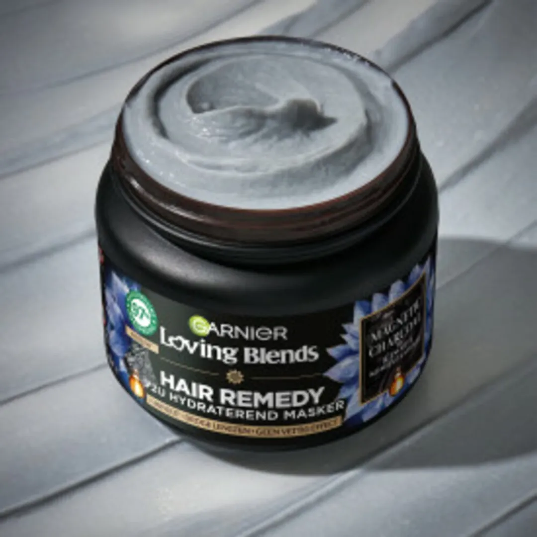 Garnier Loving Blends Magnetic Charcoal Haarmasker 340ml - 24 Stuks
