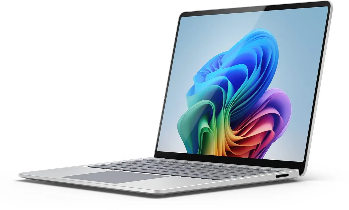 "Microsoft Surface Laptop 7 Copilot+ PC Qualcomm Snapdragon X1P-64-100 35 cm (13.8"") Touchscreen 16 GB LPDDR5x-SDRAM 256 GB SSD Wi-Fi 7 (802.11be) Windows 11 Pro Platina"