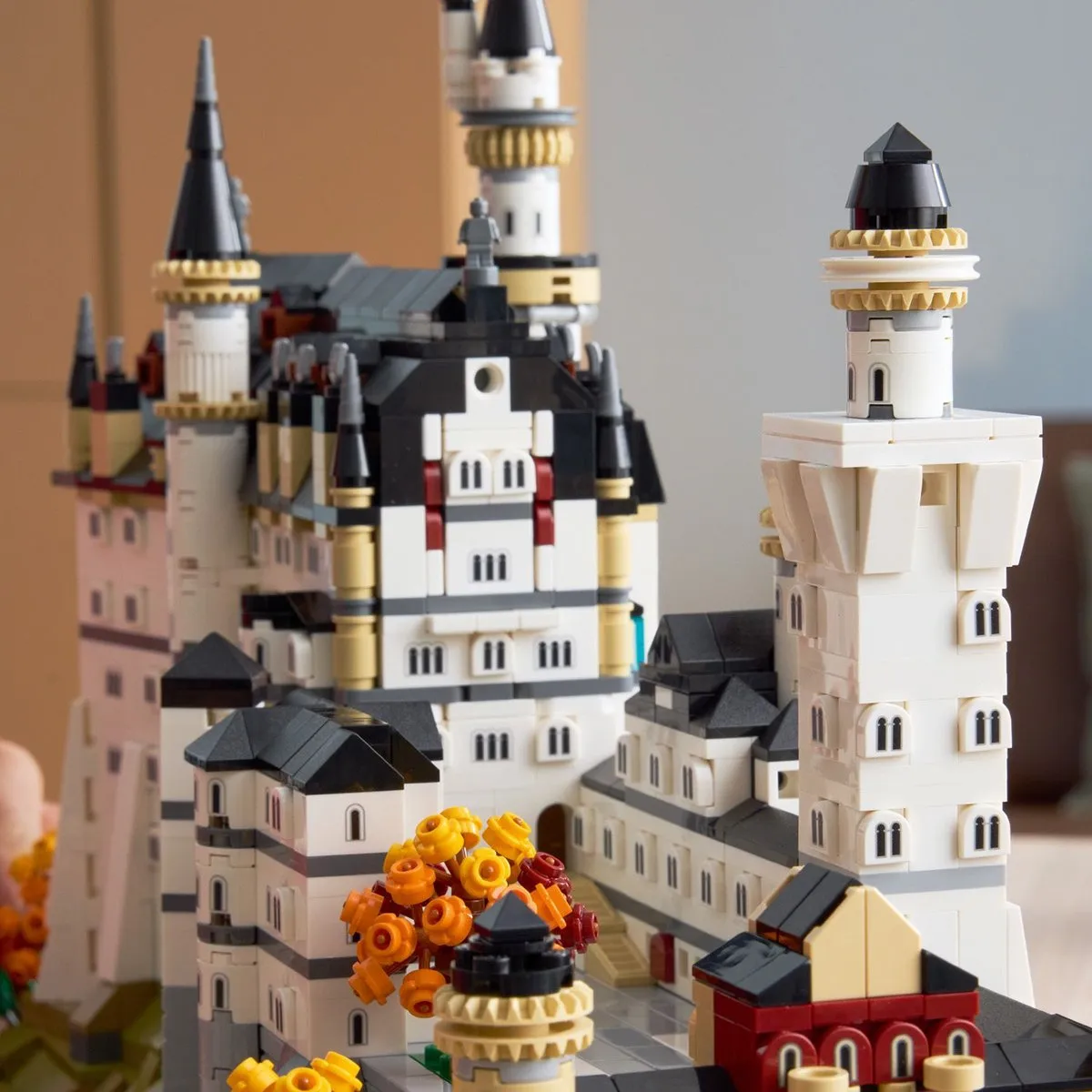 LEGO Architecture Slot Neuschwanstein 21063 - 3455 Stukken - Multicolor - afbeelding 6 van 6