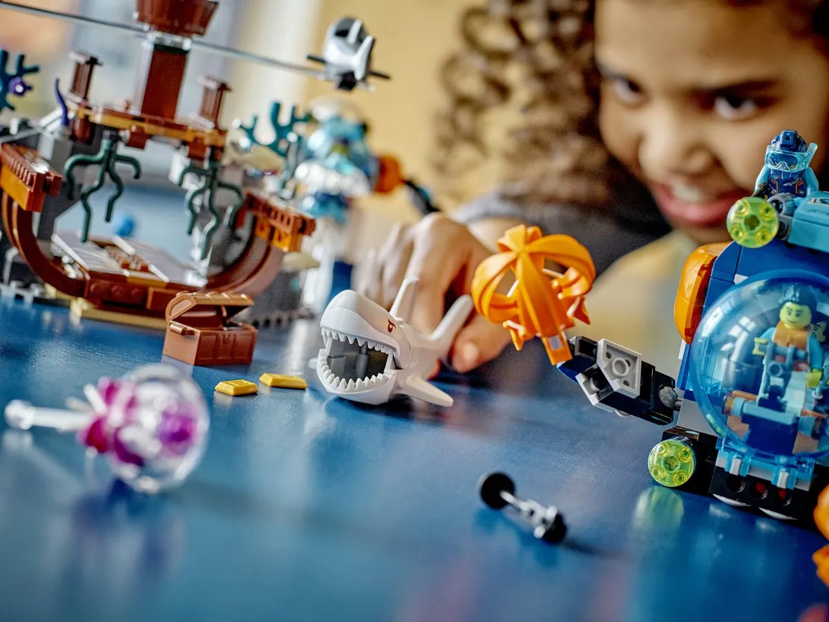 LEGO City Duikboot 60379 - 842 Stukken - 6 Minifiguren
